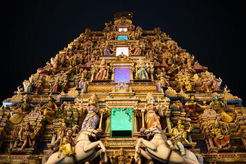 Day 2: Visit the Sacred Munneswaram Hindu Temple